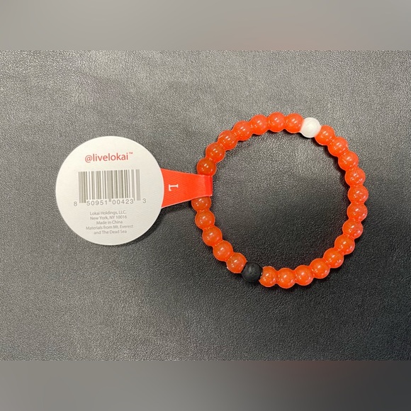 Save the children Lokai bracelet. Size Large Wrist Circumference 7”. - Picture 2 of 3